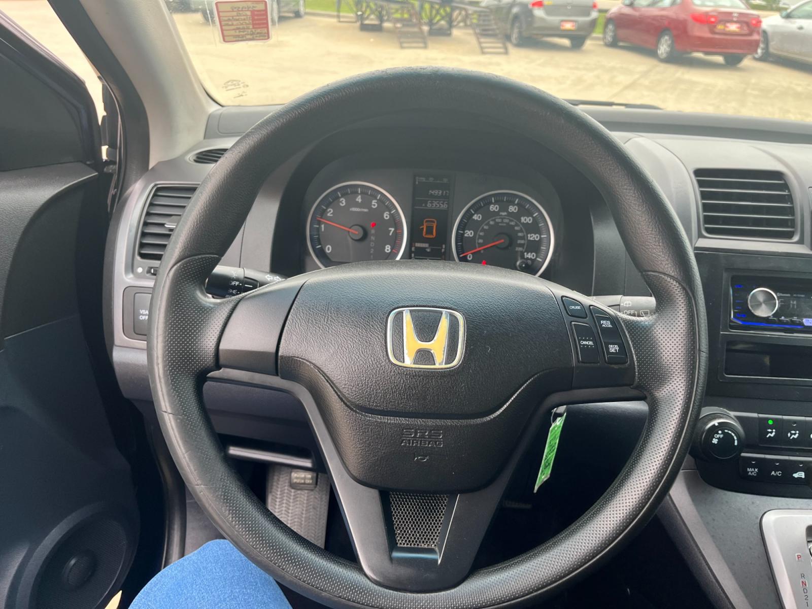 2008 blue /black Honda CR-V LX 2WD AT (3CZRE38348G) with an 2.4L L4 DOHC 16V engine, 5-Speed Automatic Overdrive transmission, located at 14700 Tomball Parkway 249, Houston, TX, 77086, (281) 444-2200, 29.928619, -95.504074 - Photo #15